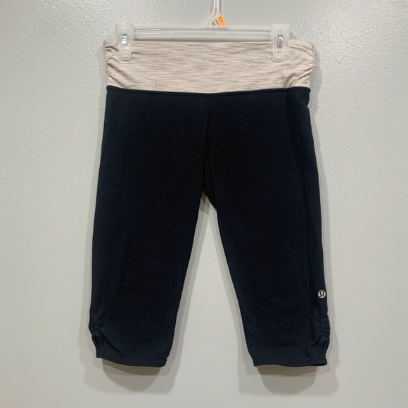 lululemon Dhanurasana Keyhole Crop Leggings Black - Picture 2 of 7